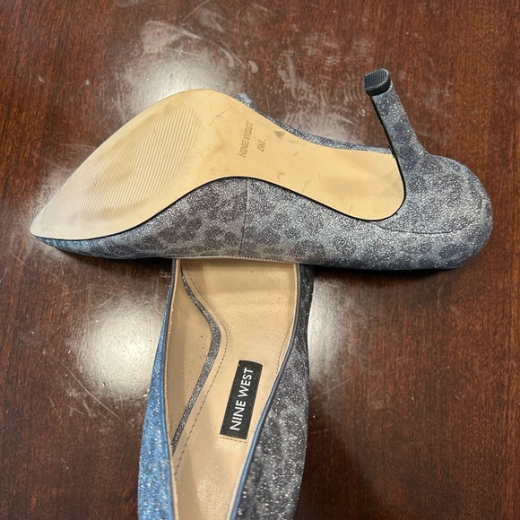Nine West Gray Silver Glittery Leopard Print Heels Classic Stiletto Pumps - Picture 4 of 4
